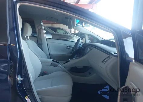 2015 Toyota Prius Three z USA, uszkodzony, nr VIN JTDKN3DU8F0421904